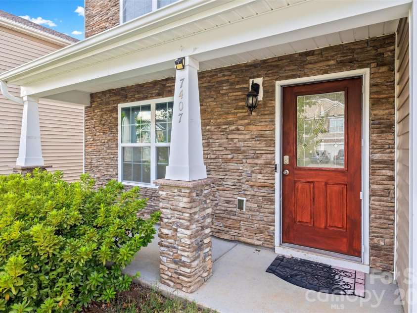 7407 Niccoline Lane, Charlotte, NC 28214.  MLS# CAR4424677, YatesRealty ID 51289. 