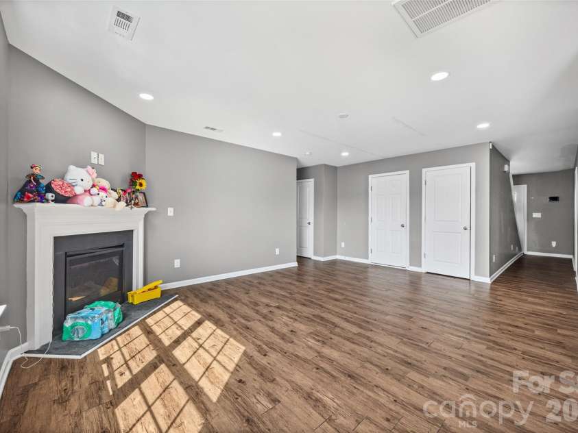 7407 Niccoline Lane, Charlotte, NC 28214.  MLS# CAR4424677, YatesRealty ID 51289. 