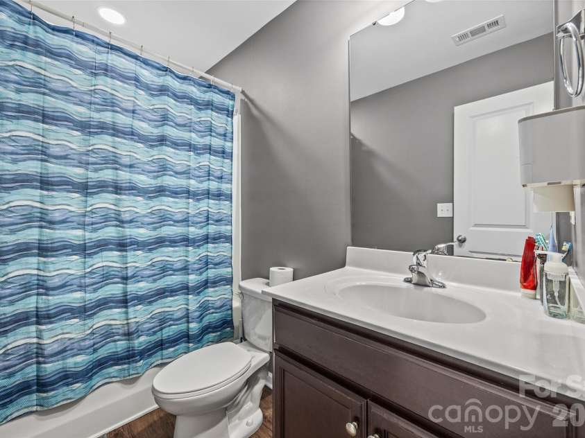 7407 Niccoline Lane, Charlotte, NC 28214.  MLS# CAR4424677, YatesRealty ID 51289. 