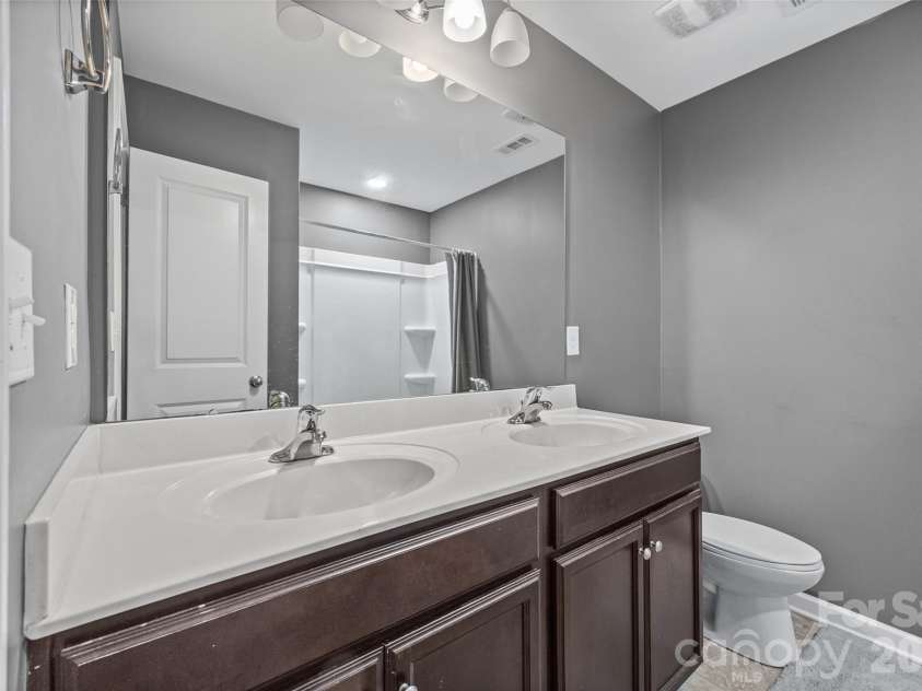 7407 Niccoline Lane, Charlotte, NC 28214.  MLS# CAR4424677, YatesRealty ID 51289. 