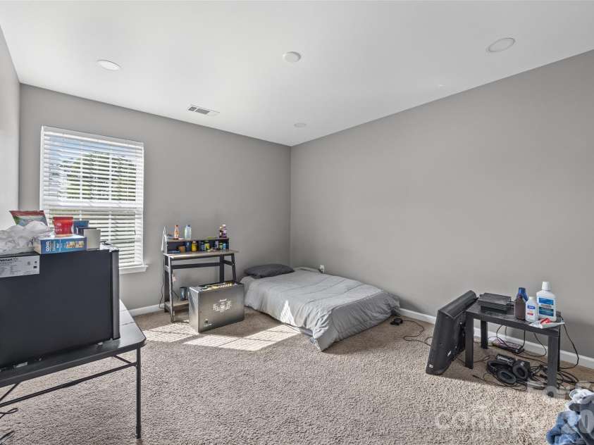 7407 Niccoline Lane, Charlotte, NC 28214.  MLS# CAR4424677, YatesRealty ID 51289. 