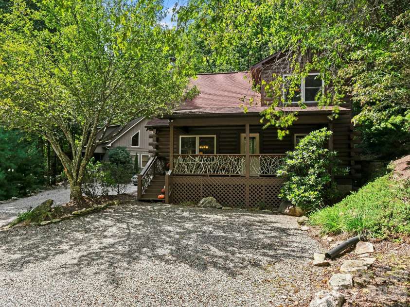 72 Cottontail Trail, Maggie Valley, NC 28751.  MLS# CAR4424527, YatesRealty ID 51292. 