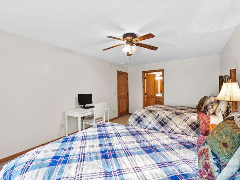 72 Cottontail Trail, Maggie Valley, NC 28751.  MLS# CAR4424527, YatesRealty ID 51292. 