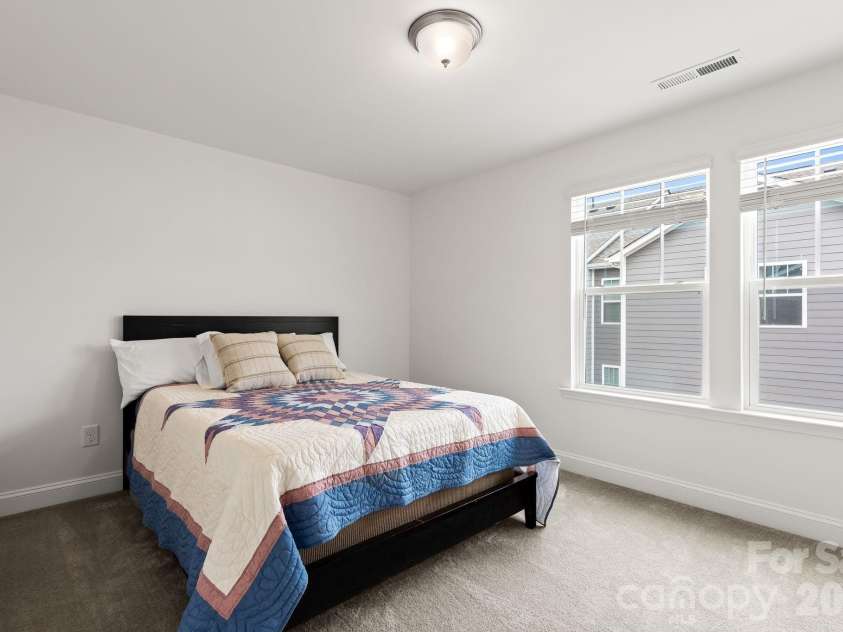 2950 Clyde Drive, Charlotte, NC 28208.  MLS# CAR4422421, YatesRealty ID 51293. 