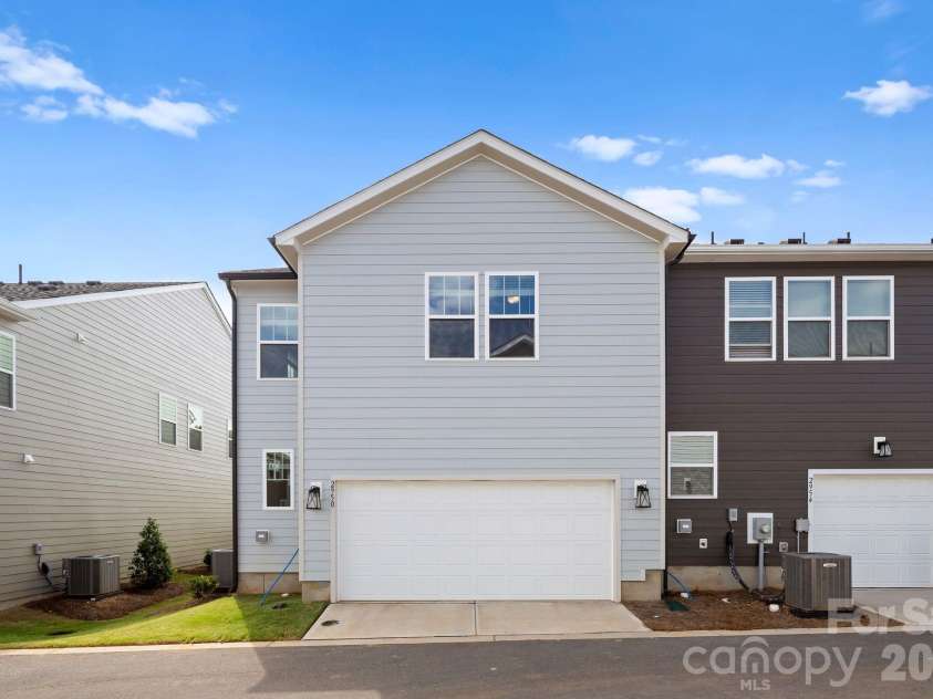 2950 Clyde Drive, Charlotte, NC 28208.  MLS# CAR4422421, YatesRealty ID 51293. 