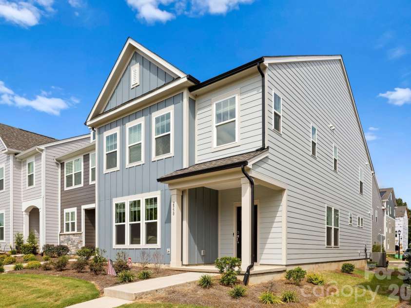 2950 Clyde Drive, Charlotte, NC 28208.  MLS# CAR4422421, YatesRealty ID 51293. 