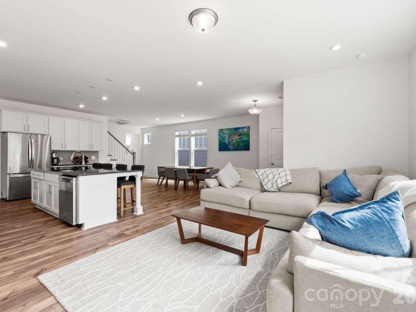 2950 Clyde Drive, Charlotte, NC 28208.  MLS# CAR4422421, YatesRealty ID 51293. 