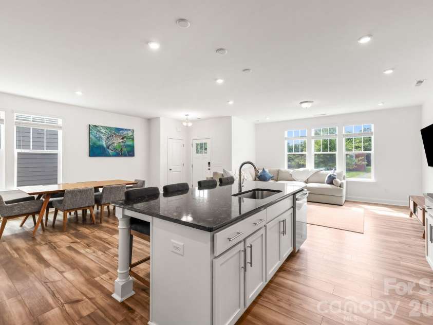 2950 Clyde Drive, Charlotte, NC 28208.  MLS# CAR4422421, YatesRealty ID 51293. 