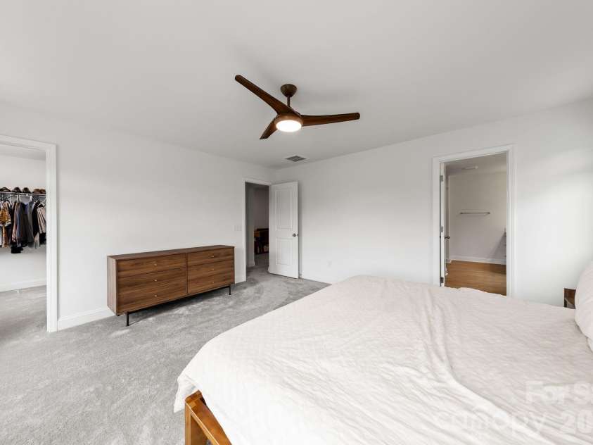 2950 Clyde Drive, Charlotte, NC 28208.  MLS# CAR4422421, YatesRealty ID 51293. 