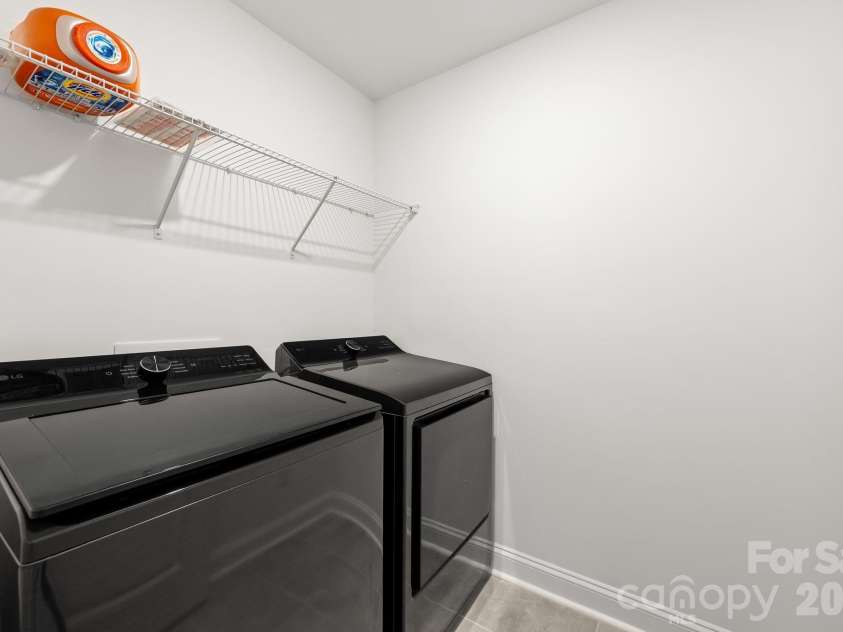 2950 Clyde Drive, Charlotte, NC 28208.  MLS# CAR4422421, YatesRealty ID 51293. 