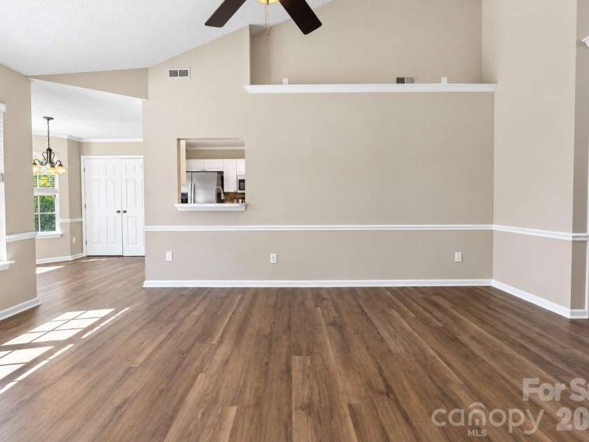 12704 Cumberland Crest Drive, Huntersville, NC 28078.  MLS# CAR4419361, YatesRealty ID 51298. 