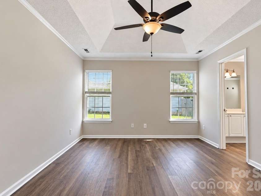 12704 Cumberland Crest Drive, Huntersville, NC 28078.  MLS# CAR4419361, YatesRealty ID 51298. 