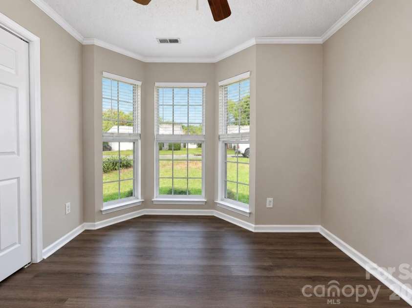 12704 Cumberland Crest Drive, Huntersville, NC 28078.  MLS# CAR4419361, YatesRealty ID 51298. 