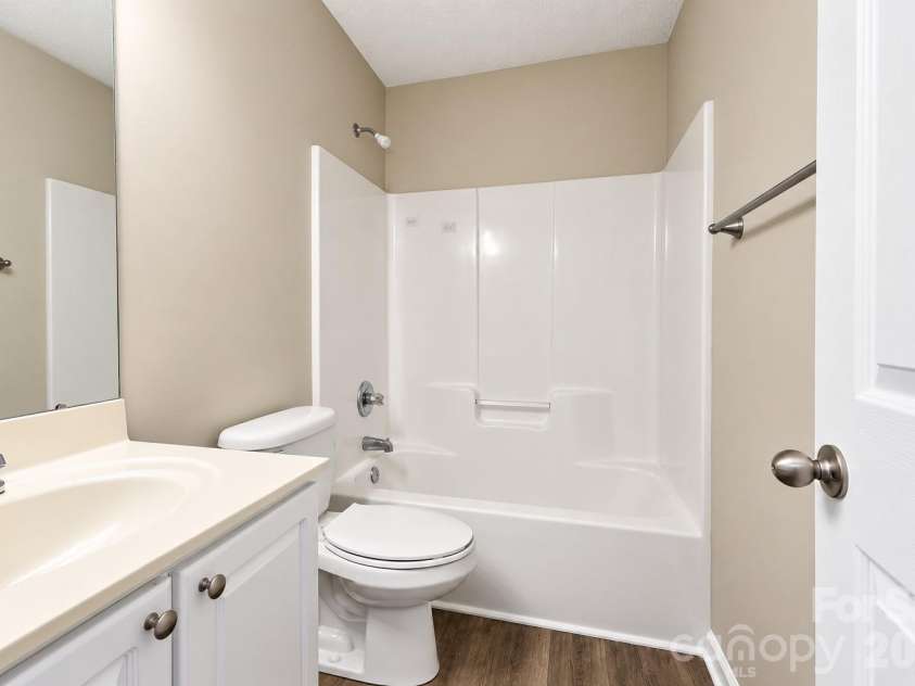 12704 Cumberland Crest Drive, Huntersville, NC 28078.  MLS# CAR4419361, YatesRealty ID 51298. 