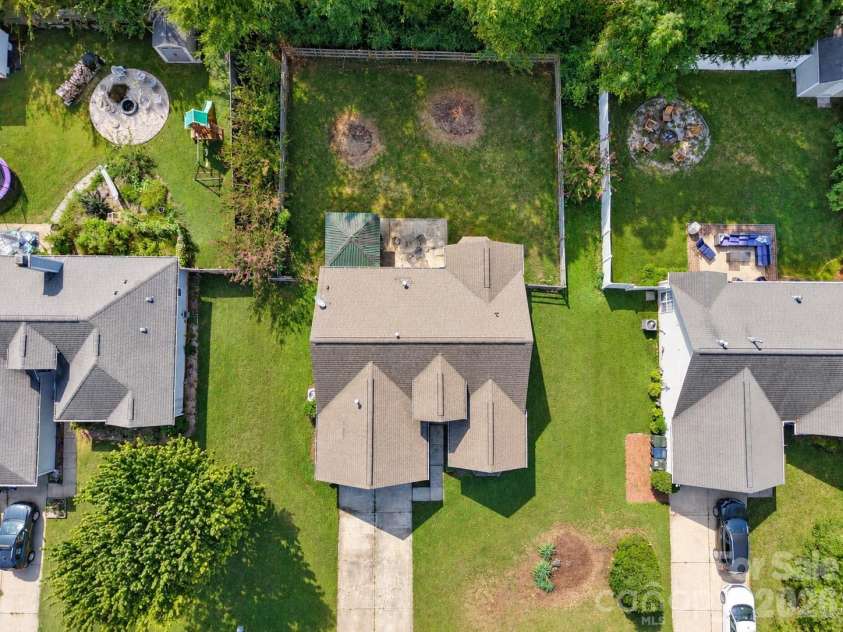 12704 Cumberland Crest Drive, Huntersville, NC 28078.  MLS# CAR4419361, YatesRealty ID 51298. 