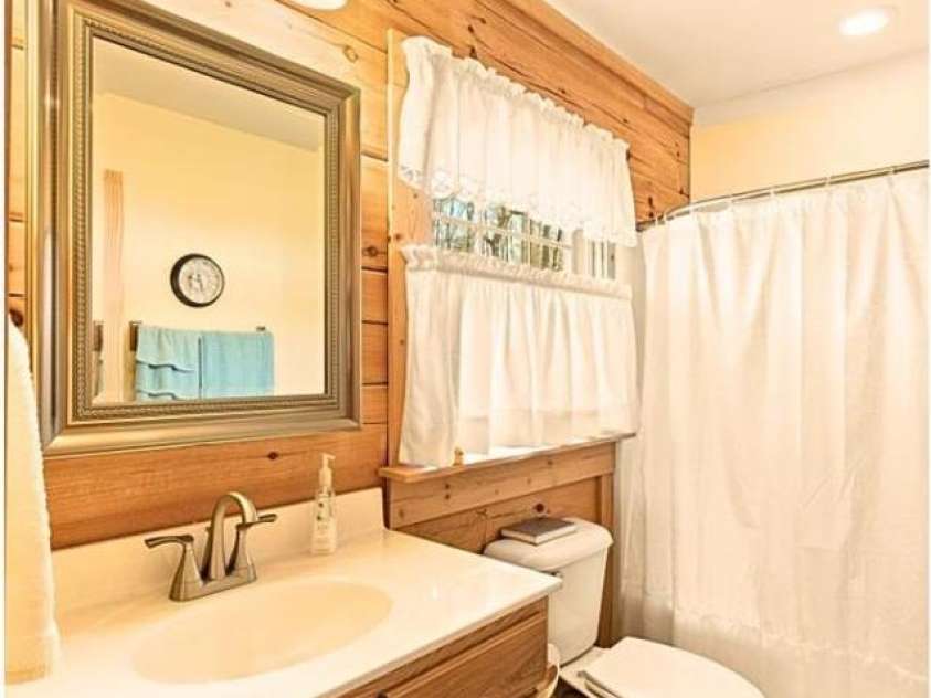 3062 Bass Drive, Sherrills Ford, NC 28673.  MLS# CAR4257005, YatesRealty ID 513. Master bath