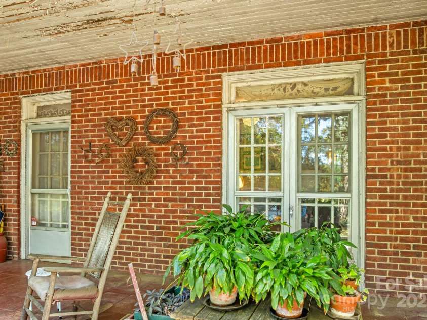 414 Beaucatcher Road, Asheville, NC 28805.  MLS# CAR4314070, YatesRealty ID 513. 