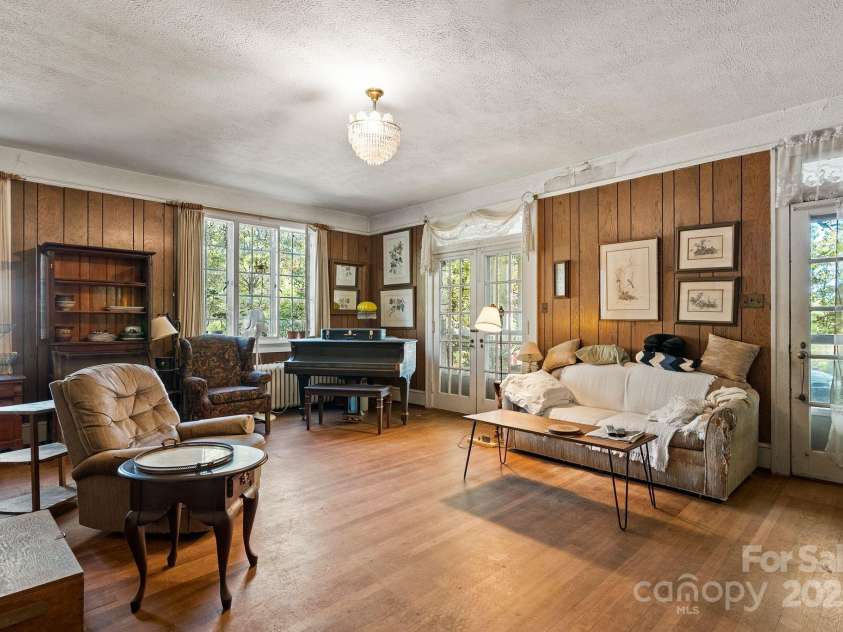 414 Beaucatcher Road, Asheville, NC 28805.  MLS# CAR4314070, YatesRealty ID 513. 