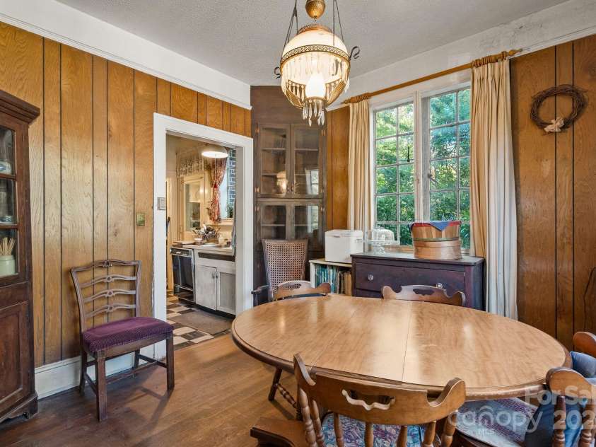 414 Beaucatcher Road, Asheville, NC 28805.  MLS# CAR4314070, YatesRealty ID 513. 