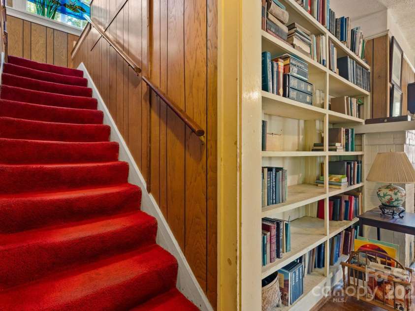 414 Beaucatcher Road, Asheville, NC 28805.  MLS# CAR4314070, YatesRealty ID 513. 