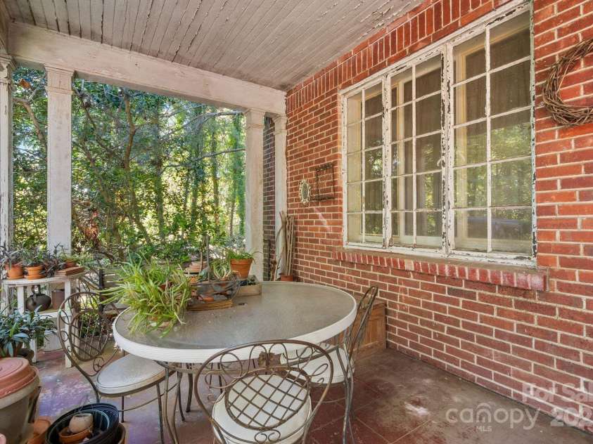 414 Beaucatcher Road, Asheville, NC 28805.  MLS# CAR4314070, YatesRealty ID 513. 