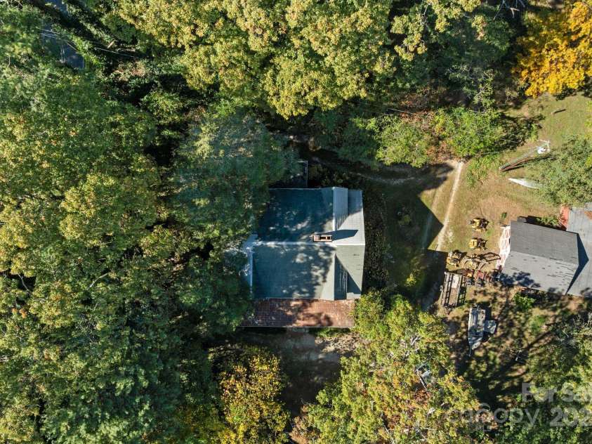 414 Beaucatcher Road, Asheville, NC 28805.  MLS# CAR4314070, YatesRealty ID 513. 