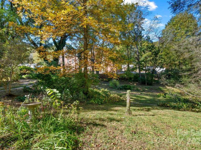 414 Beaucatcher Road, Asheville, NC 28805.  MLS# CAR4314070, YatesRealty ID 513. 