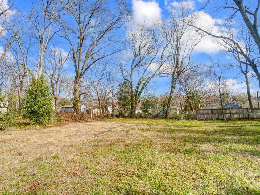 804 Rayon Street, Charlotte, NC 28216.  MLS# CAR4216209, YatesRealty ID 513. Backyard
