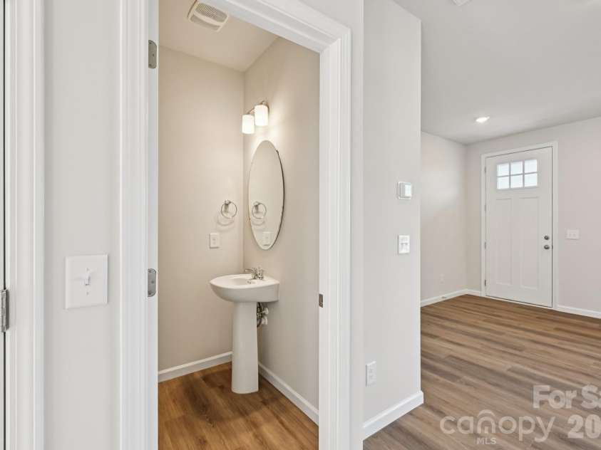 209 Vanguard Lane, Cramerton, NC 28032.  MLS# CAR4342500, YatesRealty ID 5130. 
