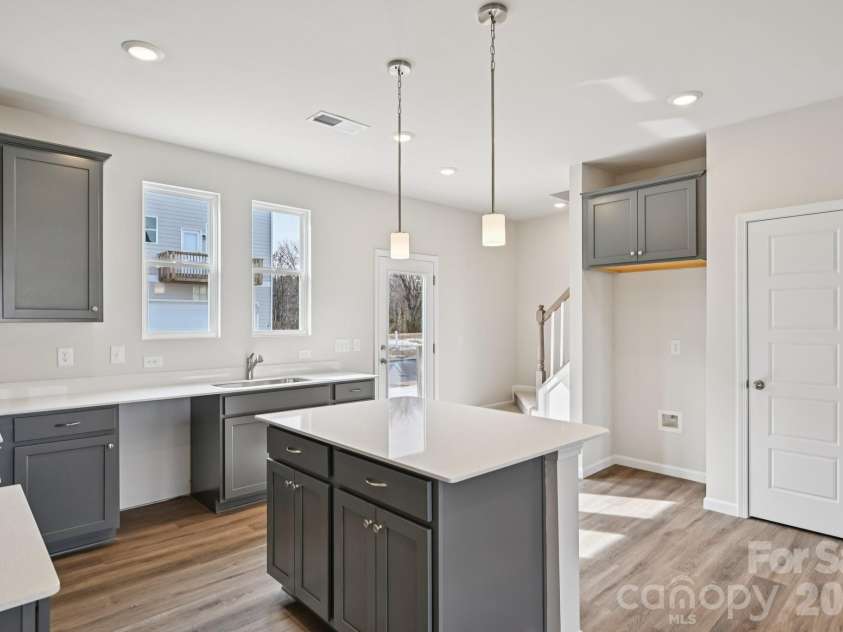 209 Vanguard Lane, Cramerton, NC 28032.  MLS# CAR4342500, YatesRealty ID 5130. 