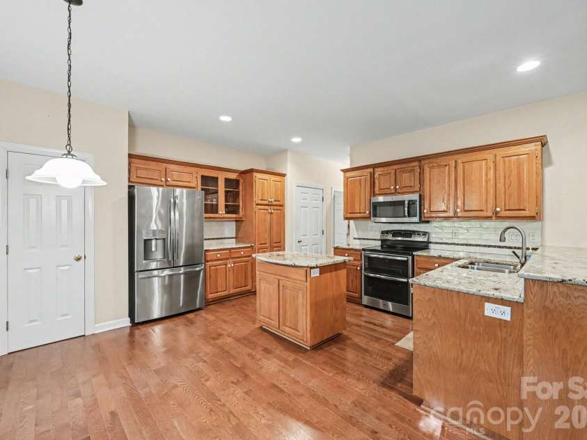 130 River Wood Drive, Fort Mill, SC 29715.  MLS# CAR4424719, YatesRealty ID 51302. 