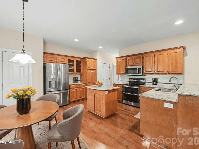130 River Wood Drive, Fort Mill, SC 29715.  MLS# CAR4424719, YatesRealty ID 51302. 