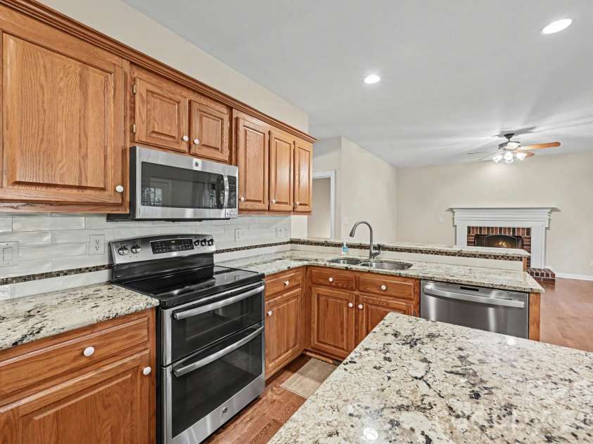 130 River Wood Drive, Fort Mill, SC 29715.  MLS# CAR4424719, YatesRealty ID 51302. 