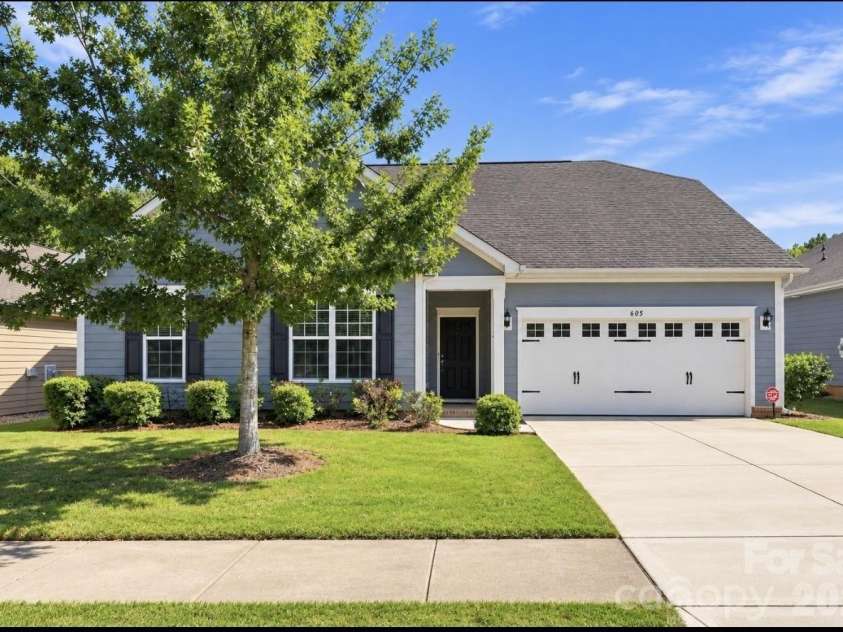 605 Gardenbrook Trail, Belmont, NC 28012.  MLS# CAR4424115, YatesRealty ID 51303. 