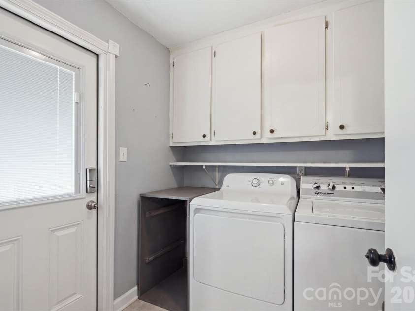 310 Museum Road, Statesville, NC 28625.  MLS# CAR4425259, YatesRealty ID 51305. 