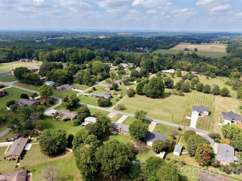 310 Museum Road, Statesville, NC 28625.  MLS# CAR4425259, YatesRealty ID 51305. 