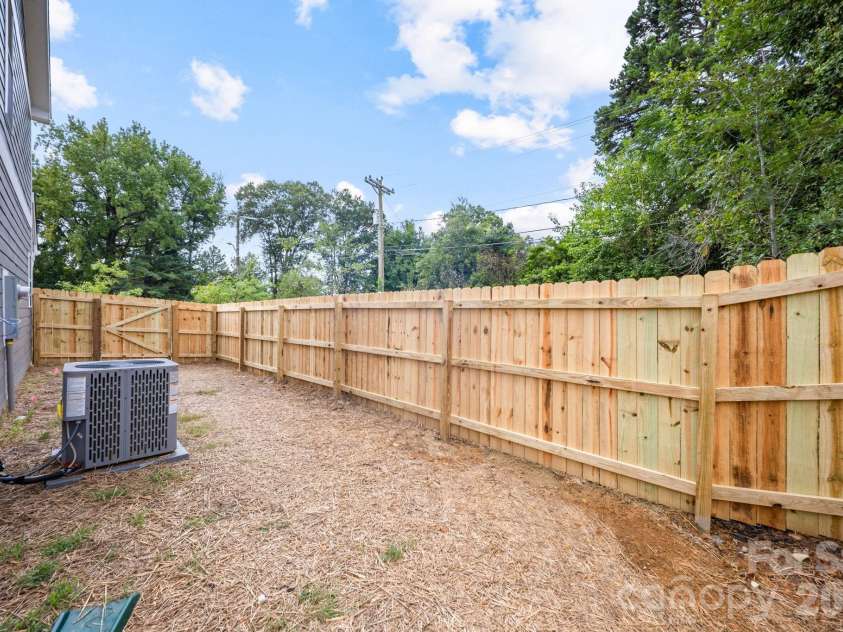 3312 Meredith Avenue, Charlotte, NC 28208.  MLS# CAR4424512, YatesRealty ID 51309. 