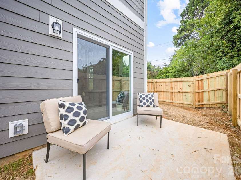 3312 Meredith Avenue, Charlotte, NC 28208.  MLS# CAR4424512, YatesRealty ID 51309. 