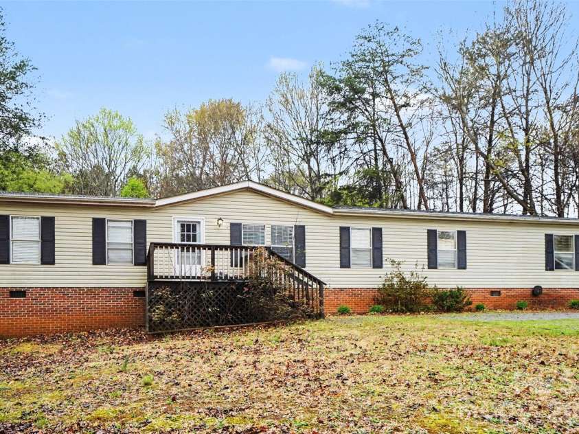 1047 Galway Lane, Clover, SC 29710.  MLS# CAR4355035, YatesRealty ID 5131. 