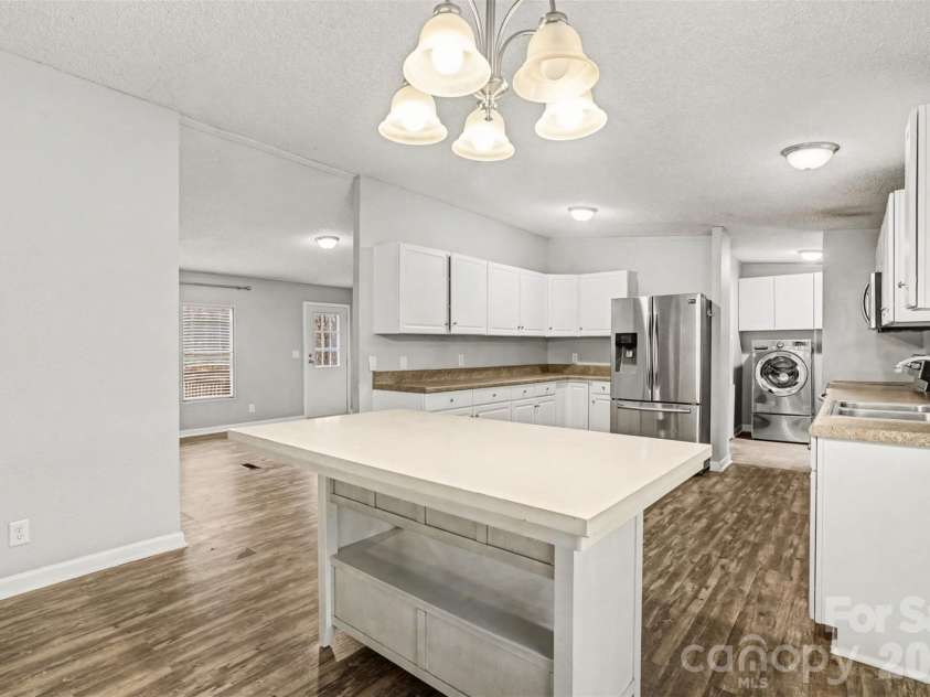 1047 Galway Lane, Clover, SC 29710.  MLS# CAR4355035, YatesRealty ID 5131. 