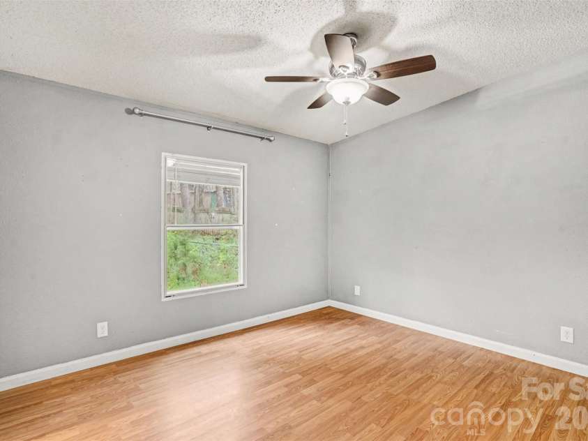 1047 Galway Lane, Clover, SC 29710.  MLS# CAR4355035, YatesRealty ID 5131. 