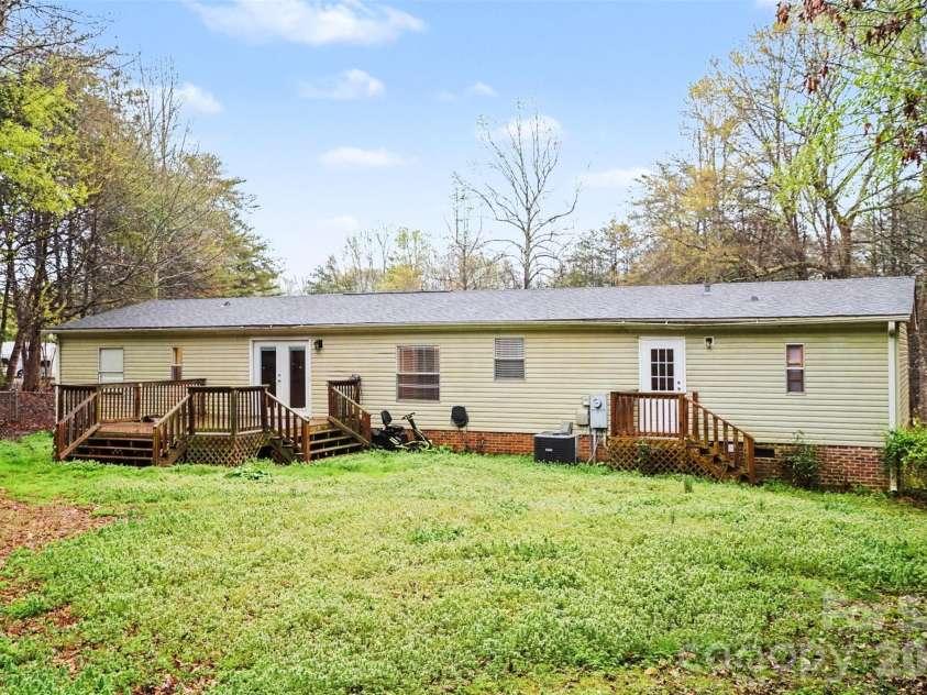 1047 Galway Lane, Clover, SC 29710.  MLS# CAR4355035, YatesRealty ID 5131. 