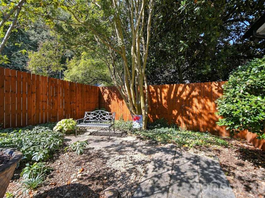 114 6th Avenue, Hickory, NC 28601.  MLS# CAR4424432, YatesRealty ID 51311. 
