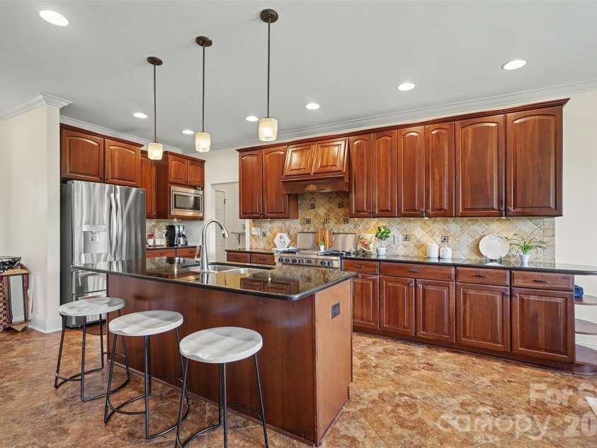2300 Potter Road, Waxhaw, NC 28173.  MLS# CAR4424737, YatesRealty ID 51312. 