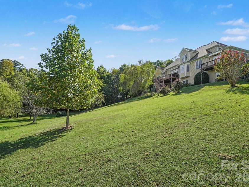 2300 Potter Road, Waxhaw, NC 28173.  MLS# CAR4424737, YatesRealty ID 51312. 