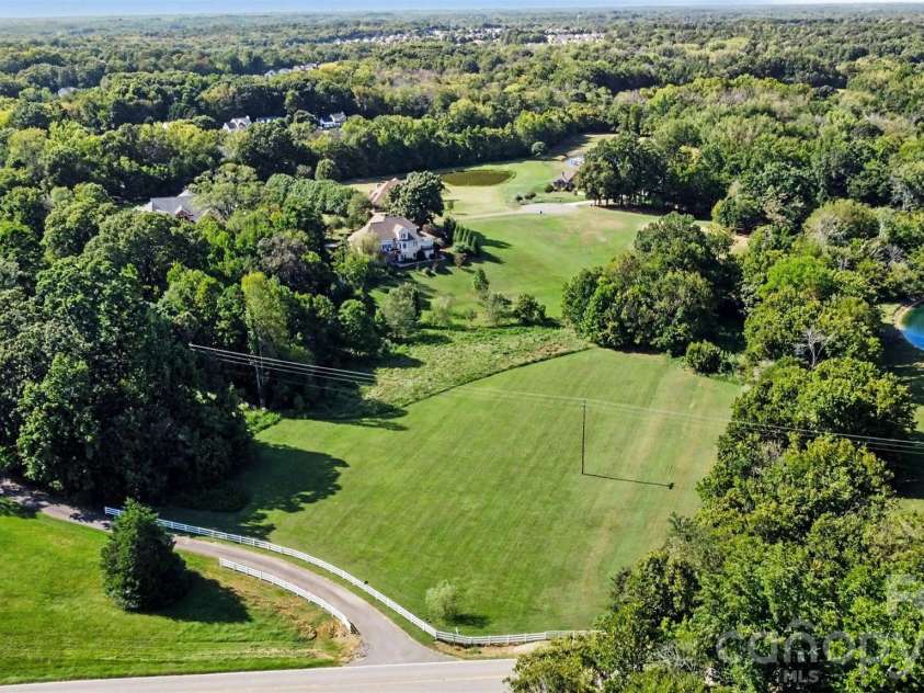2300 Potter Road, Waxhaw, NC 28173.  MLS# CAR4424737, YatesRealty ID 51312. 