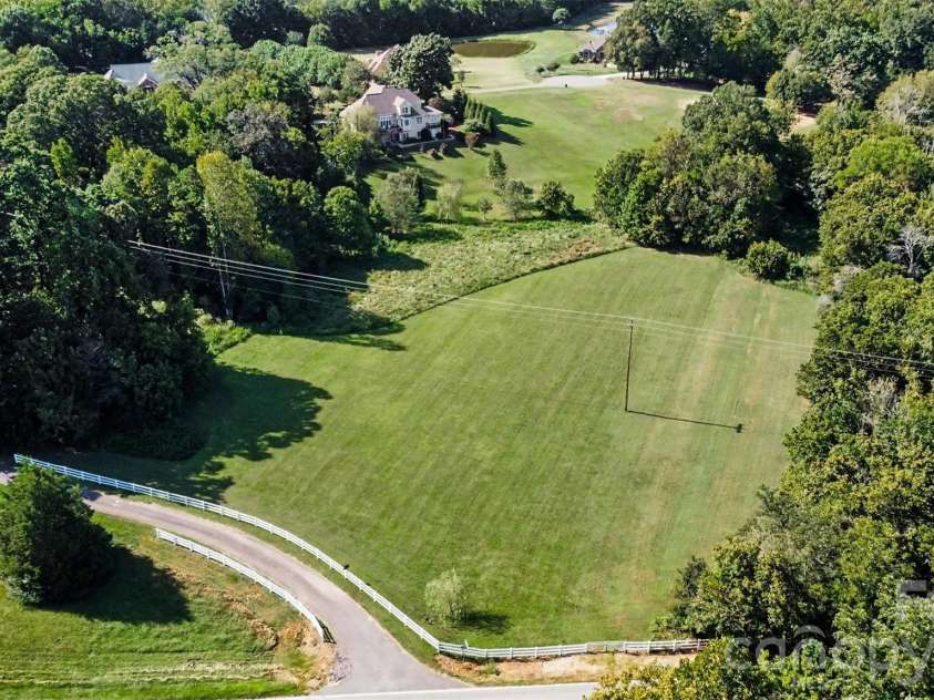 2300 Potter Road, Waxhaw, NC 28173.  MLS# CAR4424737, YatesRealty ID 51312. 