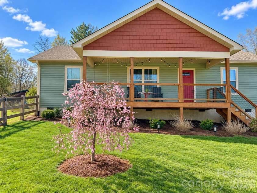 311 Herron Point Lane, Weaverville, NC 28787.  MLS# CAR4424634, YatesRealty ID 51313. 