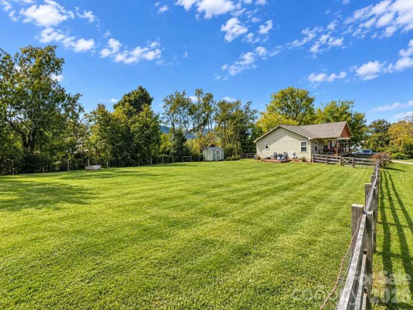 311 Herron Point Lane, Weaverville, NC 28787.  MLS# CAR4424634, YatesRealty ID 51313. 