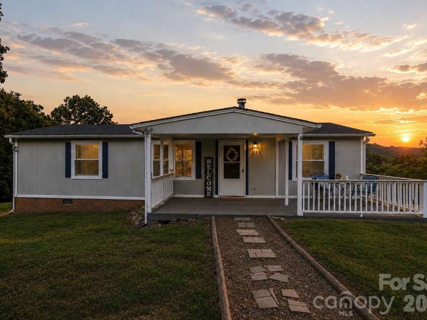 313 Riverfront Drive, Belmont, NC 28012.  MLS# CAR4399917, YatesRealty ID 51315. 